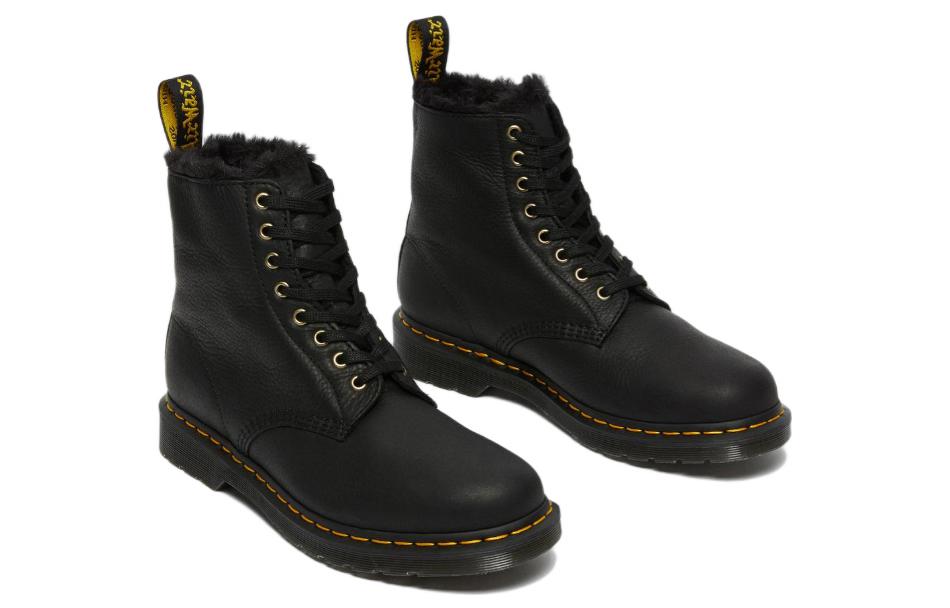 Lookbook Dr. Martens 1460 Pascal Berbulu Sepatu Retro Martin Unisex Hitam 25533001