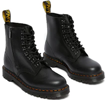Lookbook Dr. Martens 1460 Pascal Martin boots Couple Style Black 26583001