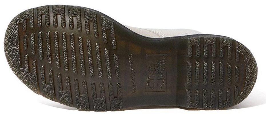 Dr. Martens 1460 Pascal Kulit Metalik Corak Buaya 'Putih' 25724650 Shop Dr. Martens 1460 Pascal Kulit Metalik Corak Buaya 'Putih' 25724650