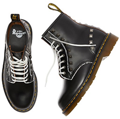 Botas Dr. Martens 1460 Stud 8 Negro Unisex 25202001 Lookbook Botas Dr. Martens 1460 Stud 8 Negro Unisex 25202001