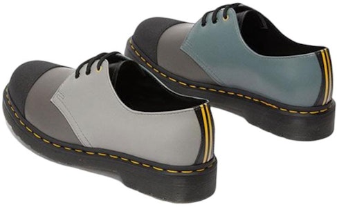Dr. Martens 1461 Kasut Oxford 3-Eye 'Kelabu Gelap' 27604001 Lookbook Dr. Martens 1461 Kasut Oxford 3-Eye 'Kelabu Gelap' 27604001