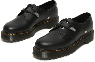 닥터마틴 1461 벡스 스터드 가죽 슈즈 '카본 블랙' 26960001 Lookbook 닥터마틴 1461 벡스 스터드 가죽 슈즈 '카본 블랙' 26960001