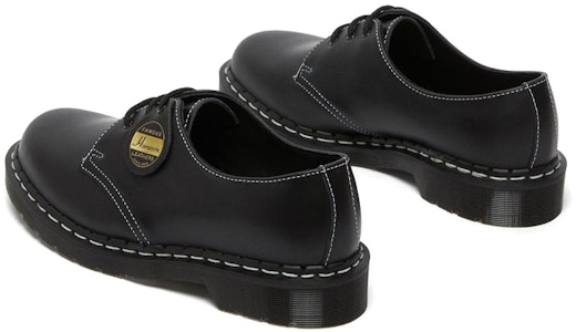 Dr. Martens 1461 Kulit Hitam 'Black Cavalier' 26712001 Details for Dr. Martens 1461 Kulit Hitam 'Black Cavalier' 26712001