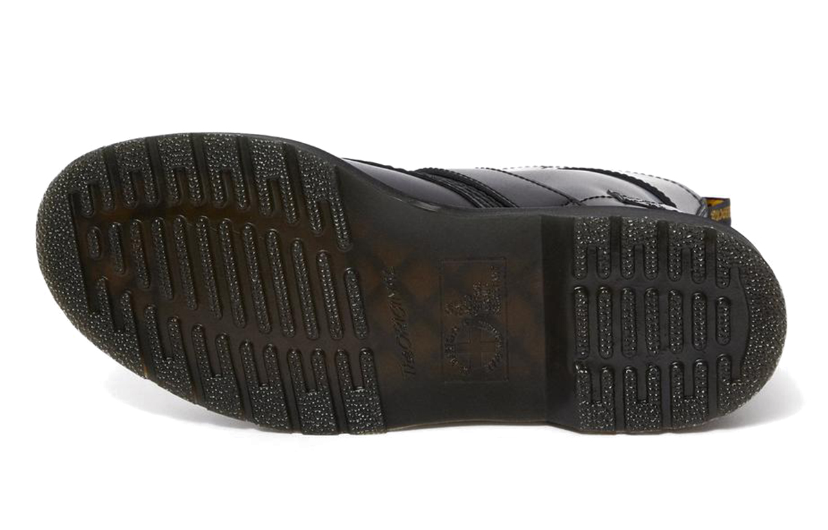 Shop Dr. Martens 1490 Joska Smooth ''Noir'' 25168001
