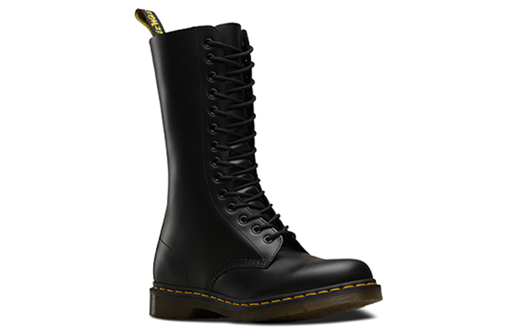 Lookbook Dr. Martens 1914 Smooth Martin boots Couple Style Black 11855001