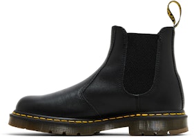 Dr. Martens 2976 Boots Chelsea 'Hitam' 24383001 Lookbook Dr. Martens 2976 Boots Chelsea 'Hitam' 24383001