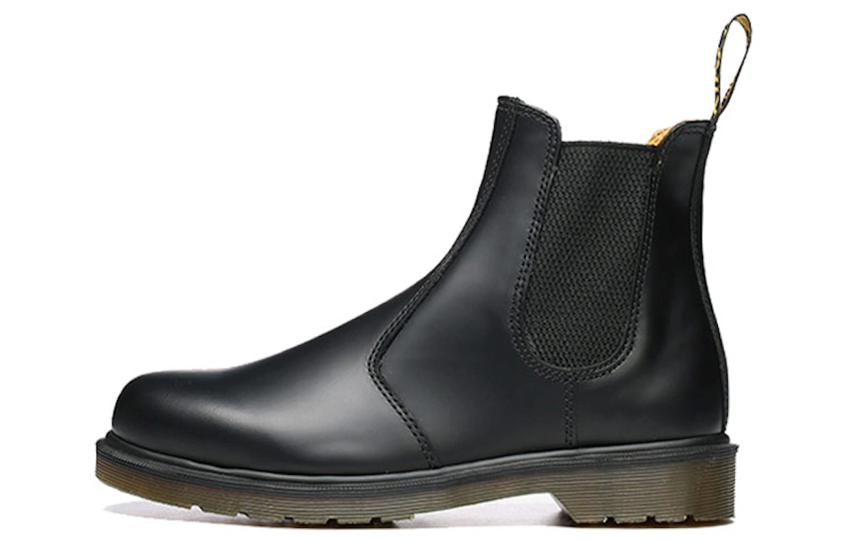 Dr. Martens 2976 Smooth Leather Chelsea Boot 'Black'