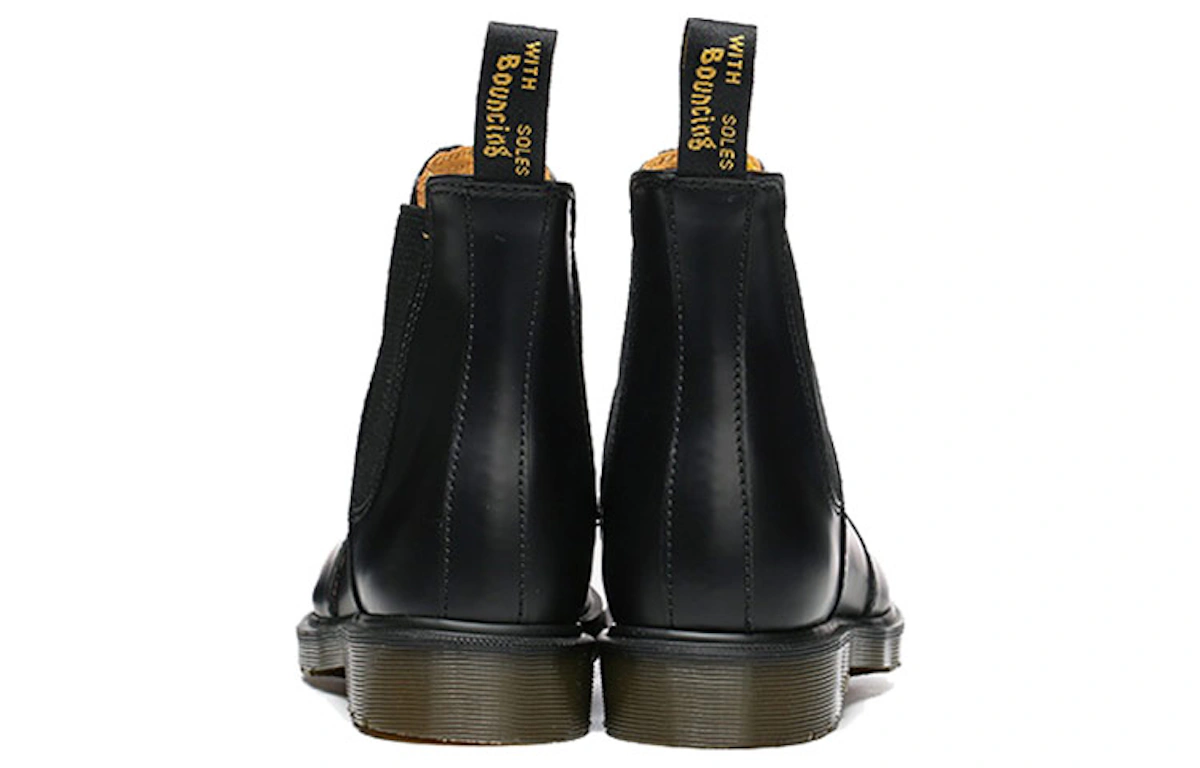 Dr. Martens 2976 Smooth Leather Chelsea Boot 'Black'