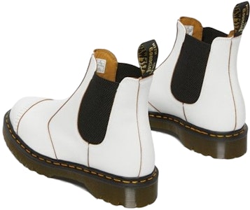 Dr.Martens 馬汀博士 2976 人造皮革切爾西靴 男女同款 白色 Shop Dr.Martens 馬汀博士 2976 人造皮革切爾西靴 男女同款 白色