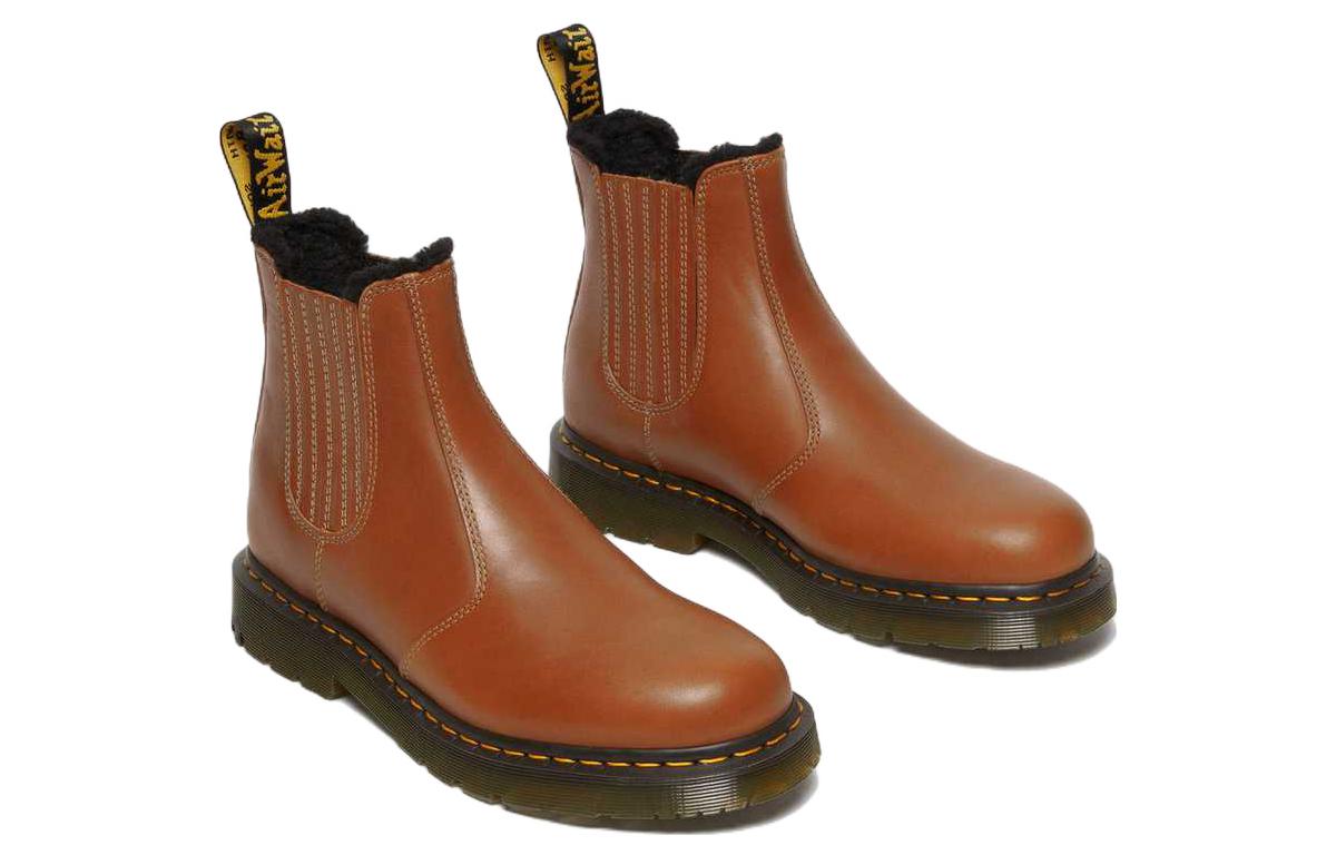 Shop Dr.Martens/馬汀博士 2976 時尚皮革切爾西靴 男女同款 黃棕色