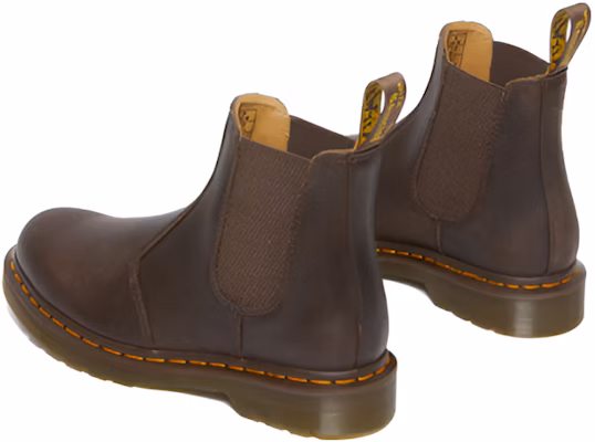 Dr. Martens 2976 Jahitan Kuning Kasut Chelsea Kulit Horse Gila 'Coklat Gelap' 27486201 Lookbook Dr. Martens 2976 Jahitan Kuning Kasut Chelsea Kulit Horse Gila 'Coklat Gelap' 27486201