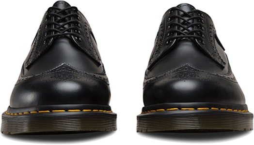 Dr. Martens 3989 Brogue de Cuero Negro con Costura Amarilla 22210001 Lookbook Dr. Martens 3989 Brogue de Cuero Negro con Costura Amarilla 22210001