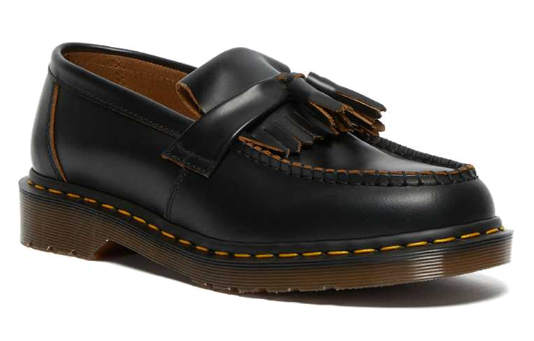 Shop Dr. Martens Adrian Mocasin Vintage con Flecos Negro Quilon 26891001