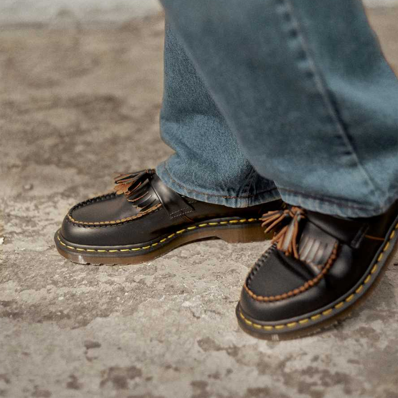 Cheap Dr. Martens Adrian Mocasin Vintage con Flecos Negro Quilon 26891001
