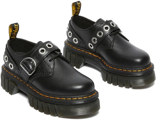 Dr. Martens Audrick Kulit Platform dengan Perincian Logam 27355001 Lookbook Dr. Martens Audrick Kulit Platform dengan Perincian Logam 27355001
