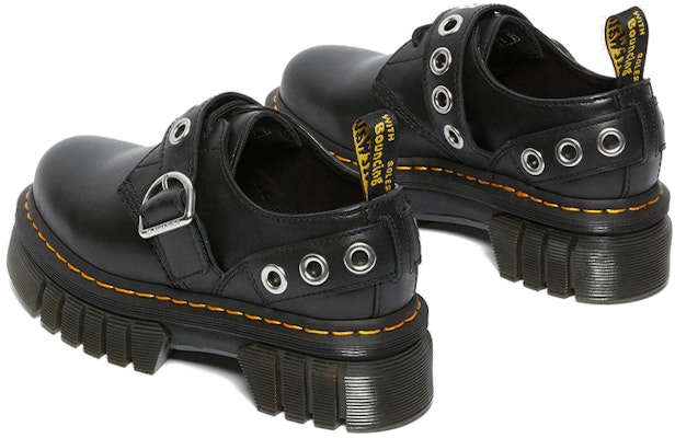 Dr. Martens Audrick Kulit Platform dengan Perincian Logam 27355001 Shop Dr. Martens Audrick Kulit Platform dengan Perincian Logam 27355001