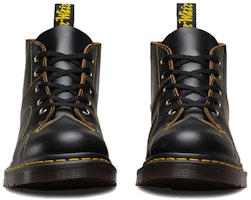 Botas Dr. Martens Church Retro 5 estilo pareja negras 16054001 Lookbook Botas Dr. Martens Church Retro 5 estilo pareja negras 16054001