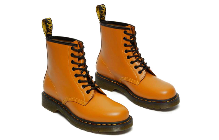 Shop Dr. Martens 1460 Boots Kulit Tali 'Oranye' 27139804