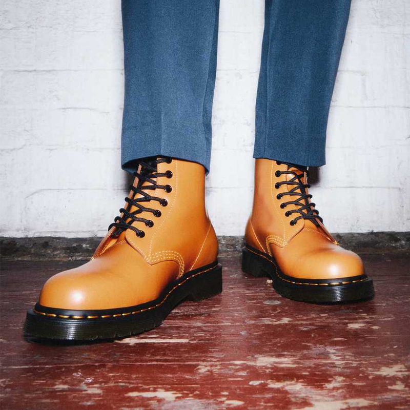 Sizing Dr. Martens 1460 Boots Kulit Tali 'Oranye' 27139804
