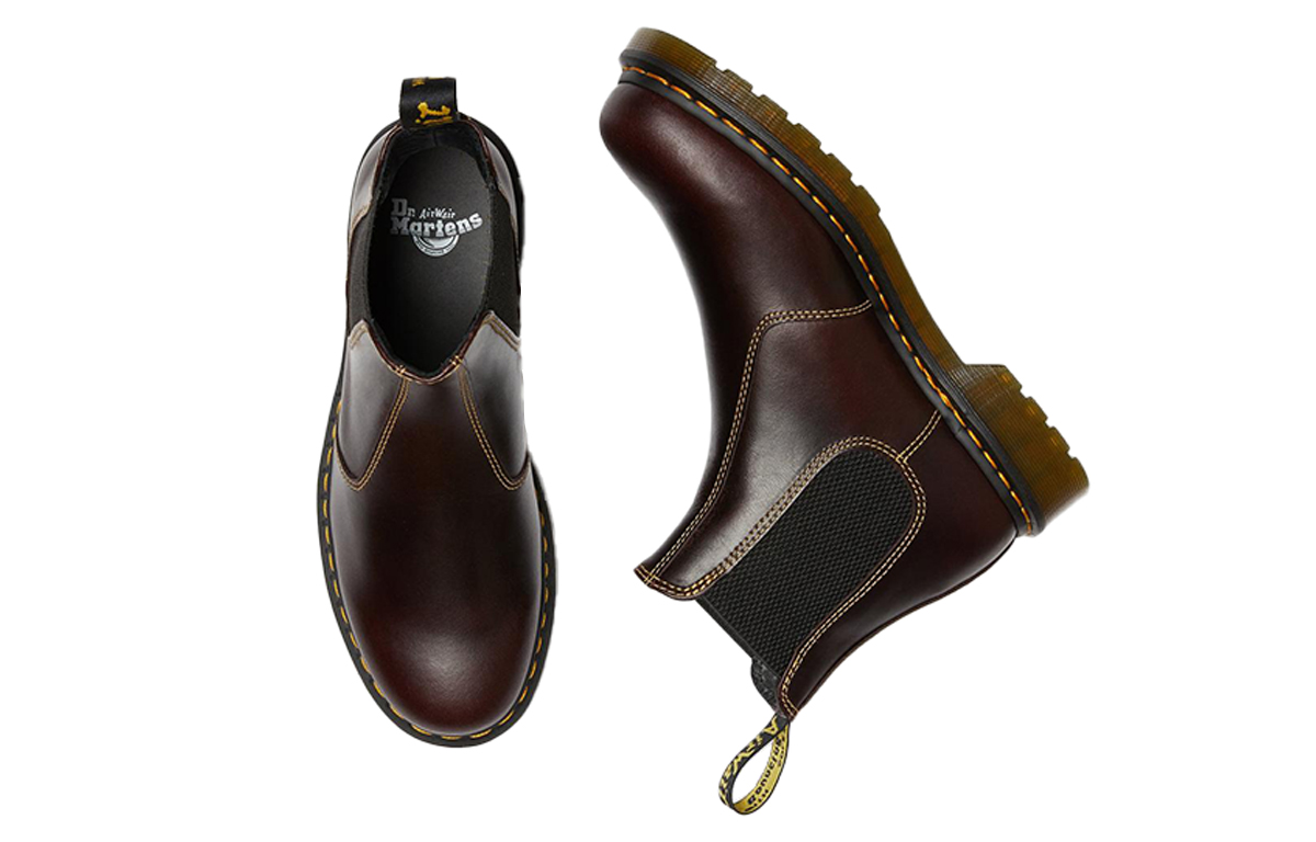 Lookbook Botas Chelsea de Cuero Dr. Martens 2976 Atlas 'Oxblood'. 26251601