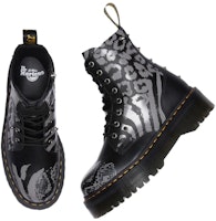 Dr. Martens/馬汀博士 時尚印花繫帶馬丁靴 男女同款 黑灰色 Shop Dr. Martens/馬汀博士 時尚印花繫帶馬丁靴 男女同款 黑灰色