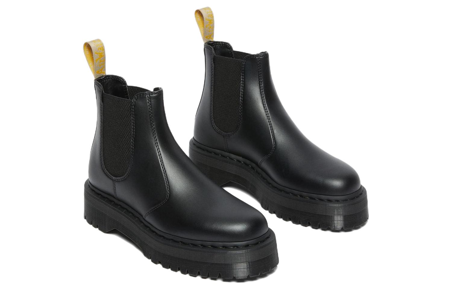 Shop Dr.Martens 馬汀博士 皮革 簡潔時尚 短筒 切爾西靴 男女同款 黑色