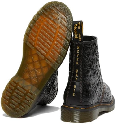 닥터마틴 X 워너브라더스 구니스 1460 블랙 부츠 (50 characters) 27939001 Purchase 닥터마틴 X 워너브라더스 구니스 1460 블랙 부츠 (50 characters) 27939001