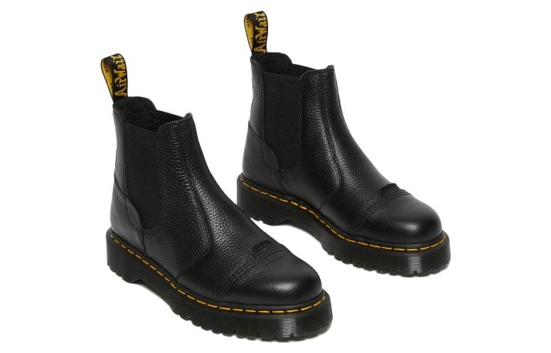 Lookbook Dr. Martens 馬汀博士 皮革 舒適通勤 短筒 切爾西靴 男女同款 黑色