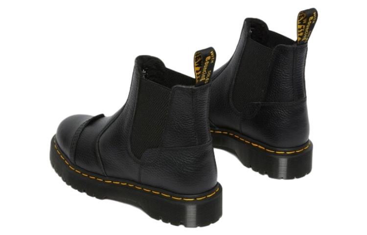 Shop Dr. Martens 馬汀博士 皮革 舒適通勤 短筒 切爾西靴 男女同款 黑色