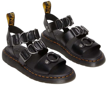 马汀博士金属扣皮革凉鞋‘黑色中性’ 30747001 Lookbook 马汀博士金属扣皮革凉鞋‘黑色中性’ 30747001