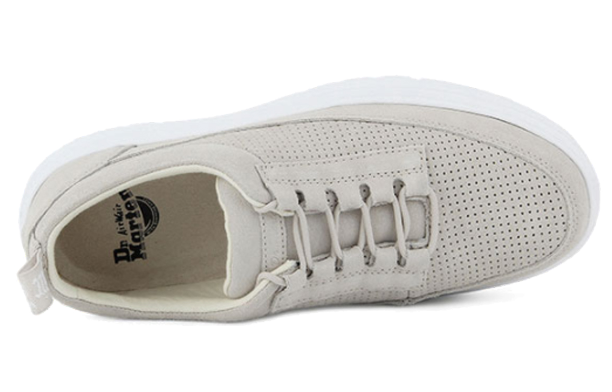Shop Dr. Martens Chaussure Skate Basse ''Beige'' 22113115
