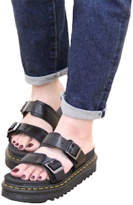 馬汀博士 麥爾斯 布蘭多 黑色皮革搭扣拖鞋 23523001 Purchase 馬汀博士 麥爾斯 布蘭多 黑色皮革搭扣拖鞋 23523001