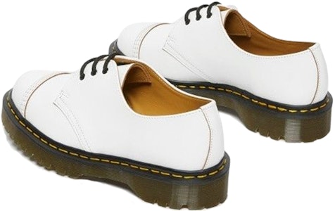 Dr.Martens馬丁博士 頭層牛皮 復古搭配 女士休閒單鞋 男女皆宜 白色 Lookbook Dr.Martens馬丁博士 頭層牛皮 復古搭配 女士休閒單鞋 男女皆宜 白色