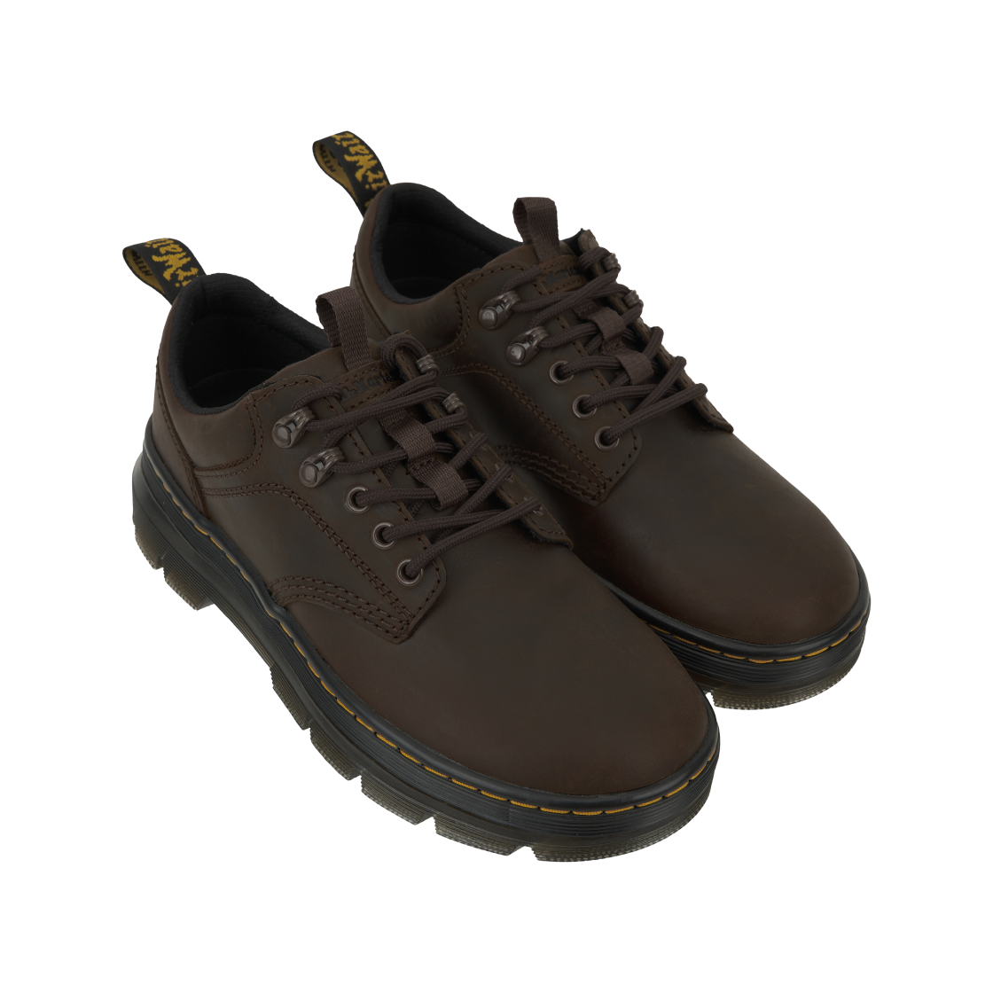 Shop Dr. Martens Reeder chaussures utilitaires en cuir Crazy Horse marron foncé 27103207