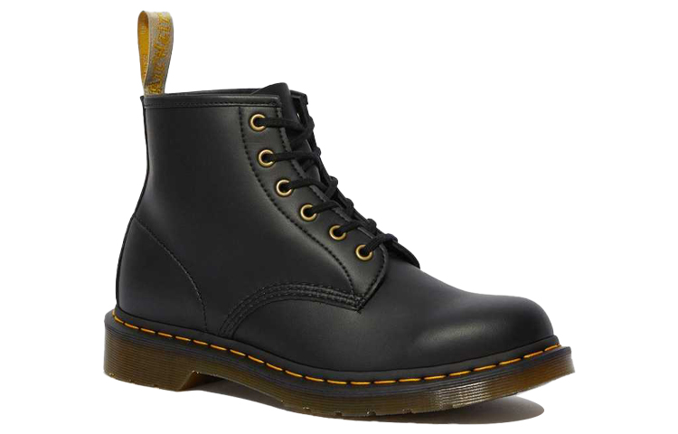 Shop Dr.Martens 馬汀博士 101 皮革 簡約百搭 短中筒 馬丁靴 男女同款 黑色