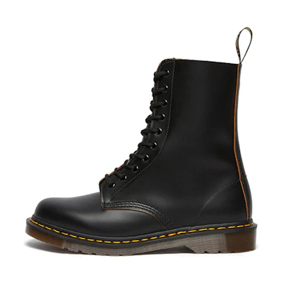 Dr. Martens Vintage 1490 'Black'