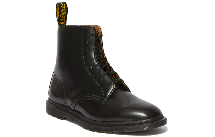 Order Dr. Martens Winchester II Hitam 25032001