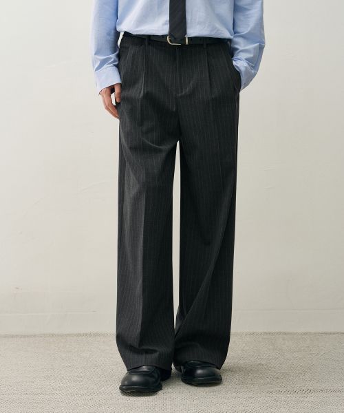 Lookbook Draw Fit Two-Tuck Wide Pinstripe Slacks [Charcoal] DFPT5301CC