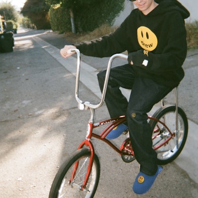 Sudadera Unisex Negra Drew House Gráfico Smiley Patchwork. DR-FW20-92 3