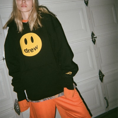 Sudadera Unisex Negra Drew House Gráfico Smiley Patchwork. DR-FW20-92 Details for Sudadera Unisex Negra Drew House Gráfico Smiley Patchwork. DR-FW20-92