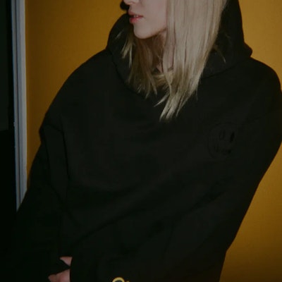 Drew House China Eksklusif Mini Mascot Hoodie Unisex Hitam Pullover DR-SS20-59 Shop Drew House China Eksklusif Mini Mascot Hoodie Unisex Hitam Pullover DR-SS20-59