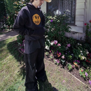 Sudadera Drew House Mascoto Desconstruida 'Negro Desgastado' DH-F31122-MCFB Details for Sudadera Drew House Mascoto Desconstruida 'Negro Desgastado' DH-F31122-MCFB