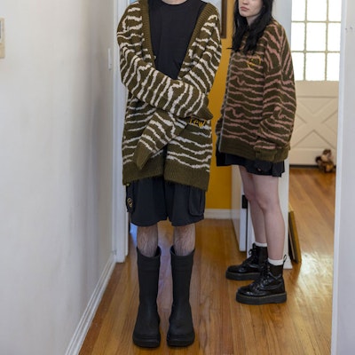 ドリューハウス FW21 スケッチマスコットカーディガン オリーブ ユニセックス スマイリー ニットセーター DR-FW21-072 Purchase ドリューハウス FW21 スケッチマスコットカーディガン オリーブ ユニセックス スマイリー ニットセーター DR-FW21-072