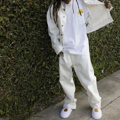 드류 하우스 FW21 스마일리 셀비지 와이드 레그 화이트 자수 데님 바지. DR-FW21-004 Details for 드류 하우스 FW21 스마일리 셀비지 와이드 레그 화이트 자수 데님 바지. DR-FW21-004