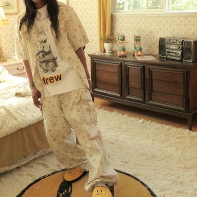 Drew House FW22 花卉印花纽扣休闲裤 男女款 白色 DR-FW22-266 Purchase Drew House FW22 花卉印花纽扣休闲裤 男女款 白色 DR-FW22-266