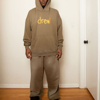 Drew House FW22 塗鴉工裝休閒褲褪色橄欖綠 男女休閒長褲。 DR-FW22-538 Purchase Drew House FW22 塗鴉工裝休閒褲褪色橄欖綠 男女休閒長褲。 DR-FW22-538