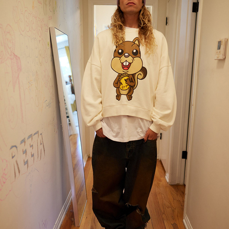 Shop Drew House 2022秋冬 Sherman宽松圆领卡通印花男女同款卫衣米白色。 DR-FW22-518