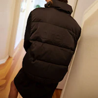 Purchase Drew House FW22 拉鍊羽絨外套 黑色笑臉印花 吉祥物 男女通用款 DR-FW22-516