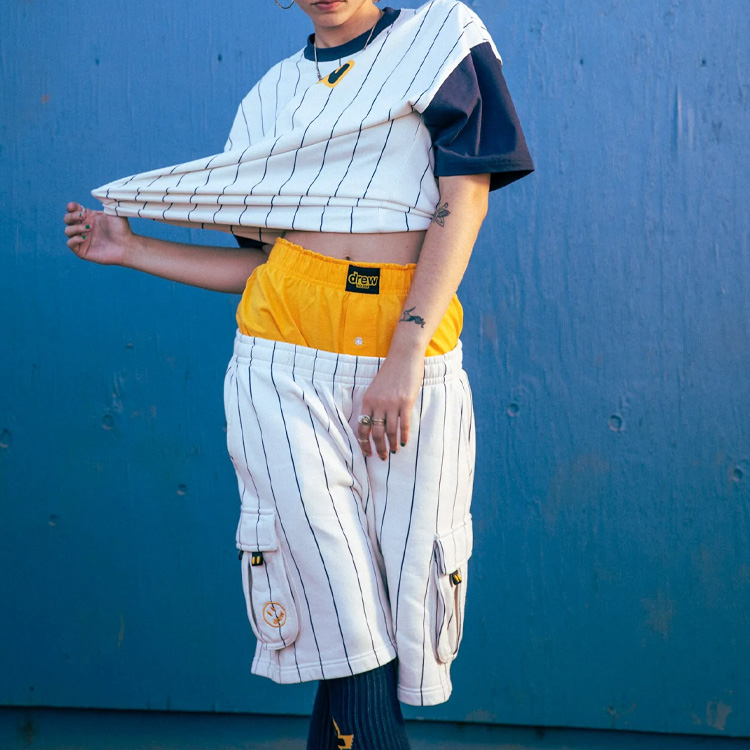 Details for Drew House 海軍藍條紋蜂鳥男女款白色休閒短褲。 DR-SS22-404