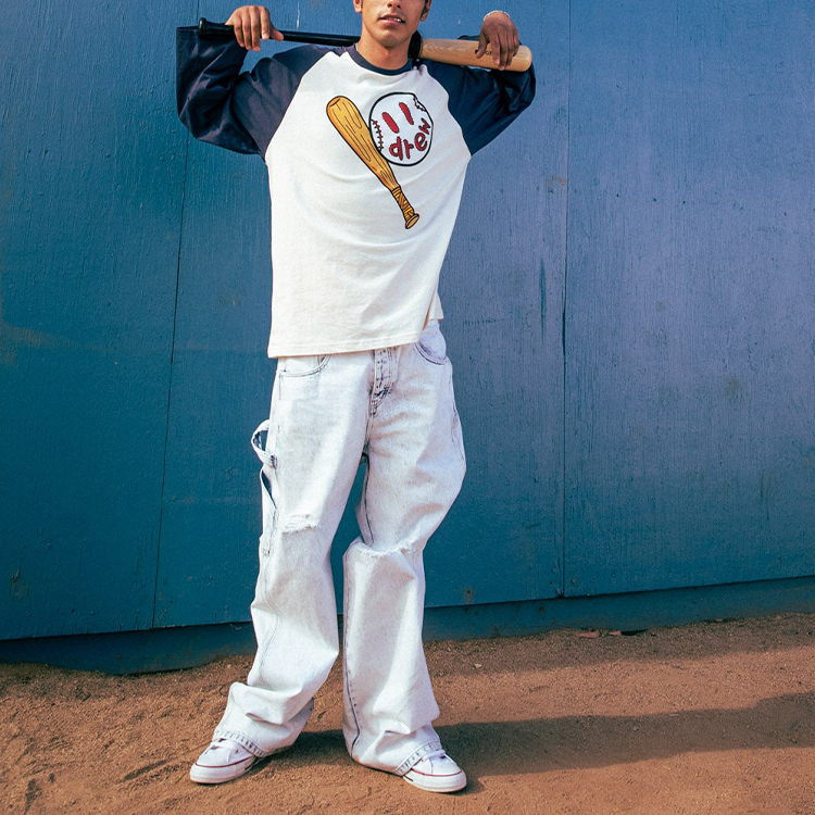 Shop 드류 하우스 SS22 스마일리 플레이 볼 네이비 허밍버드 로고 티셔츠 유니섹스. DR-SS22-406